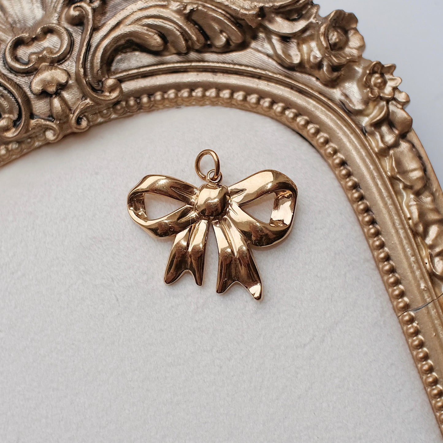Stella Gold Bow Charm