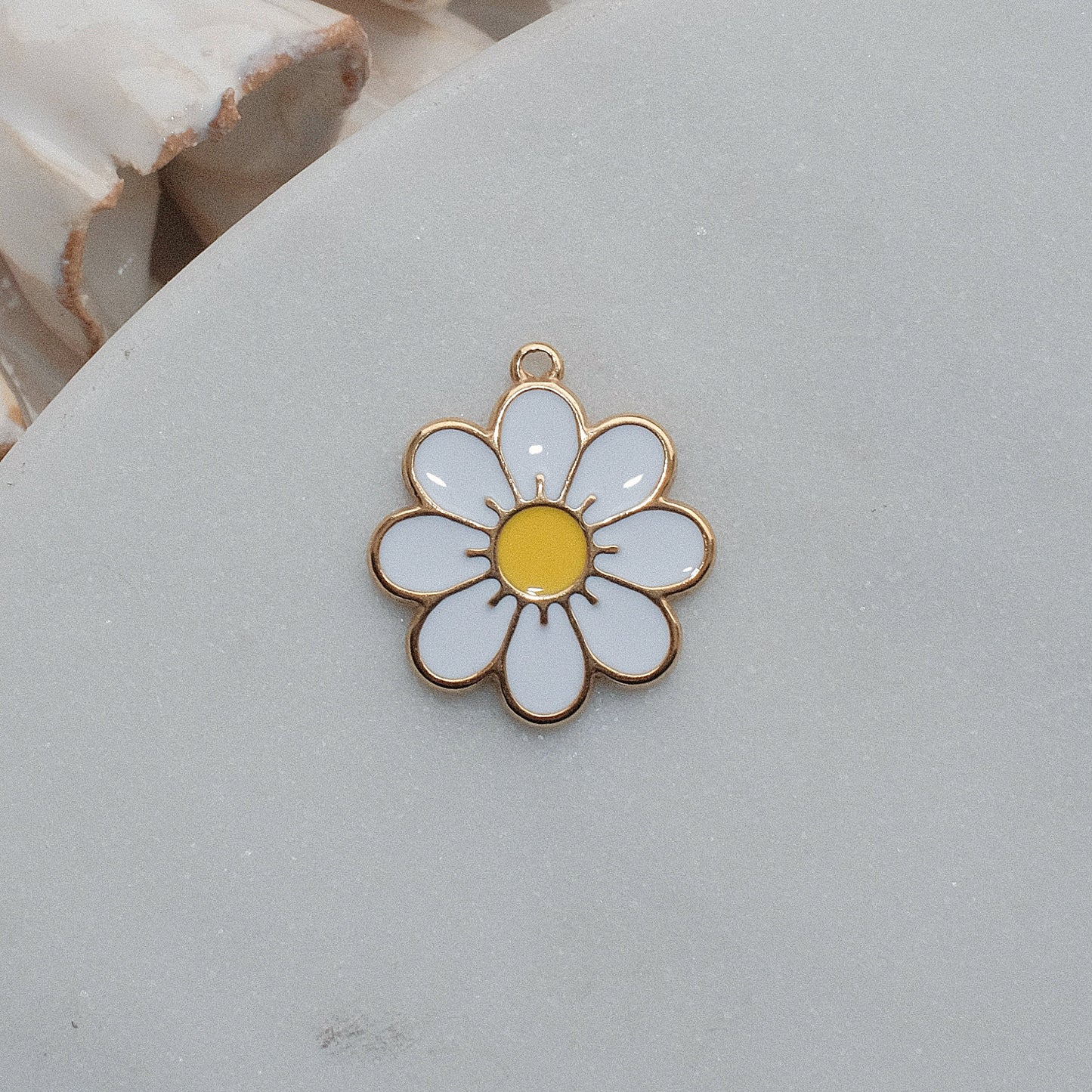 White Daisy Charm