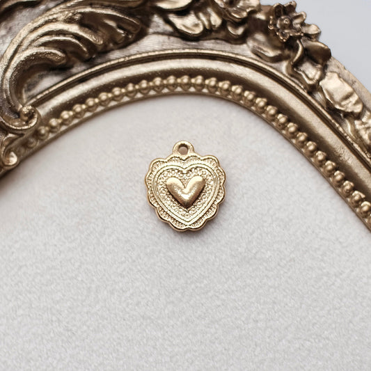 Gold Frilly Heart Charm