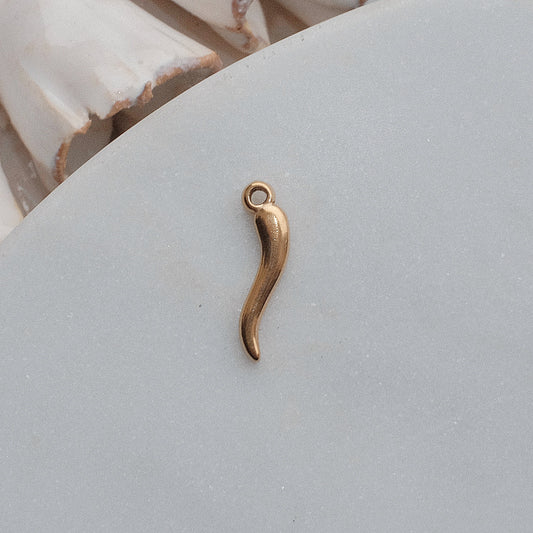Gold Chilli Charm (Italian Horn)